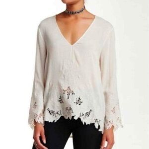 ASTR The Label Cream Lace Cutout Long Sleeve Blouse Top Shirt XS Extra Small